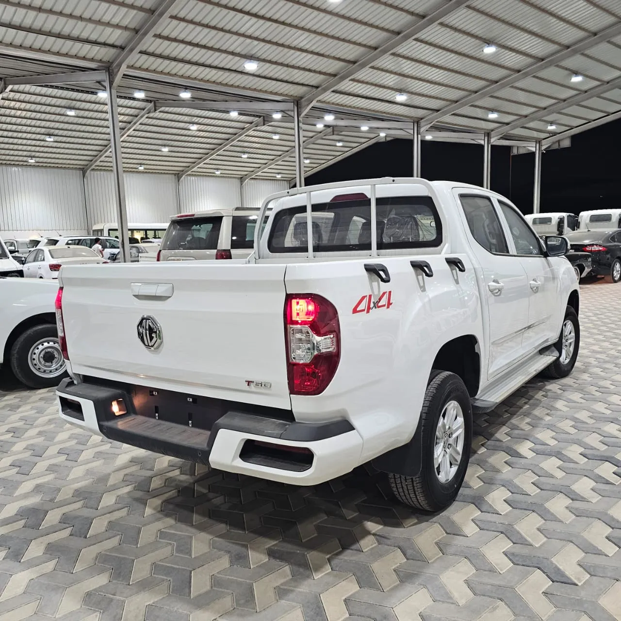 بيك اب ام جي T60