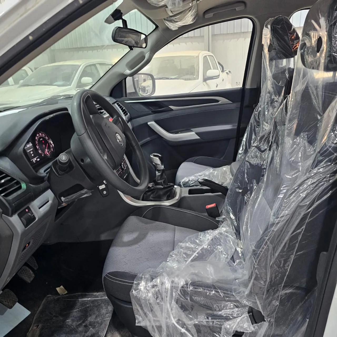بيك اب ام جي T60