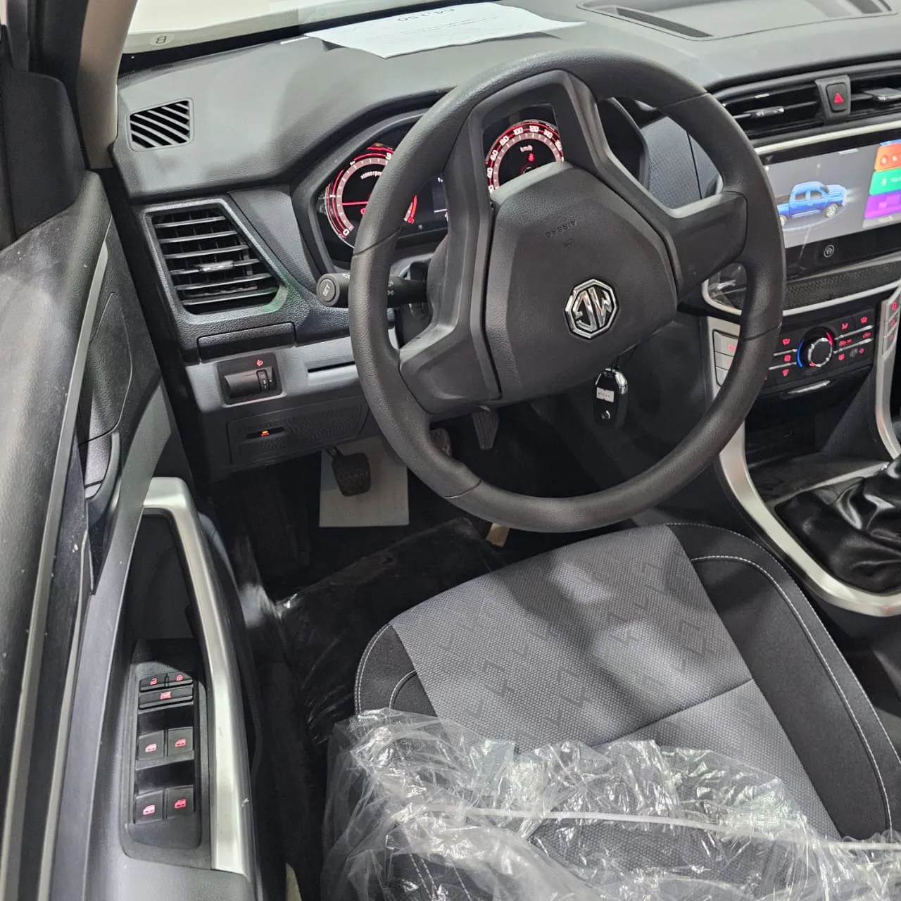 بيك اب ام جي T60