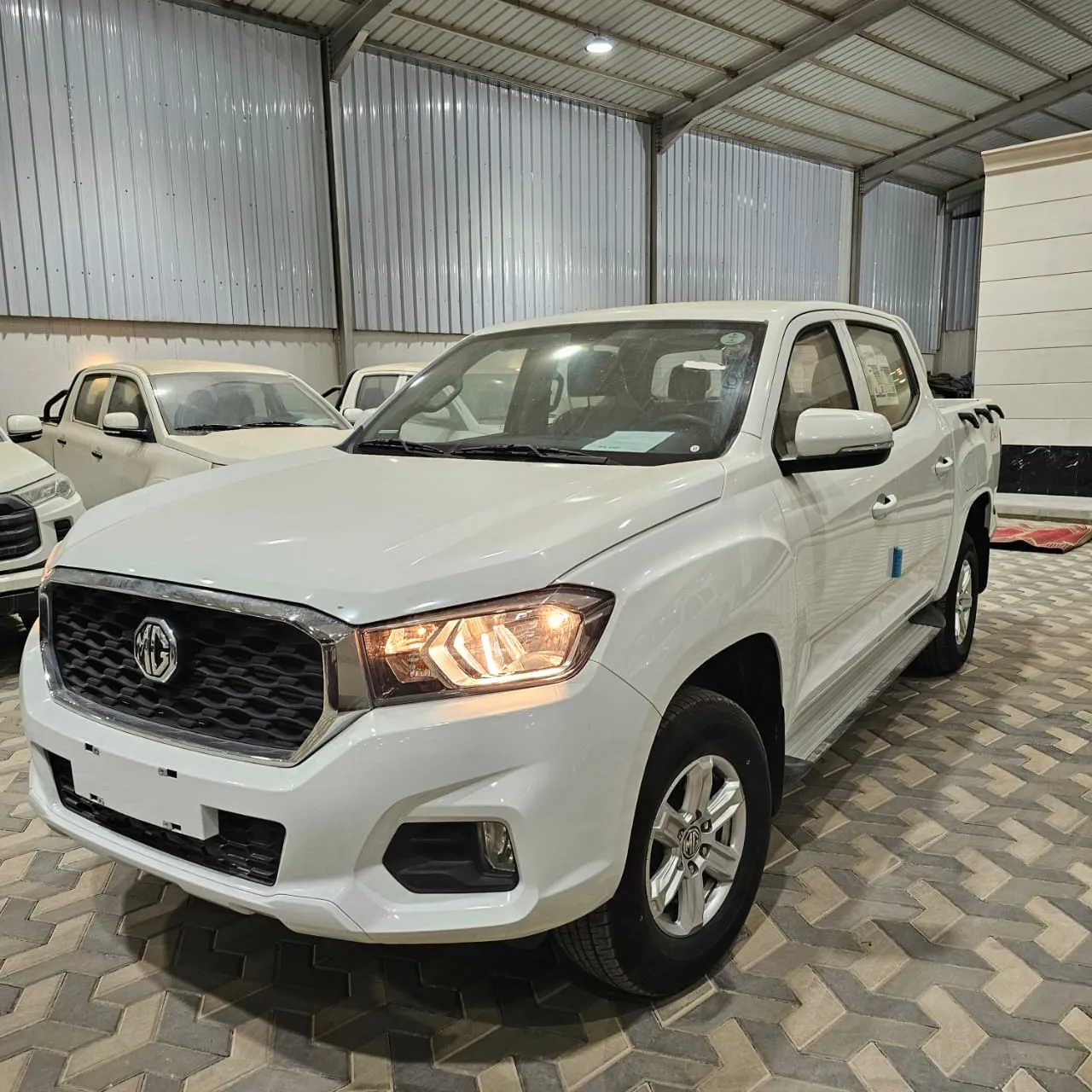 بيك اب ام جي T60