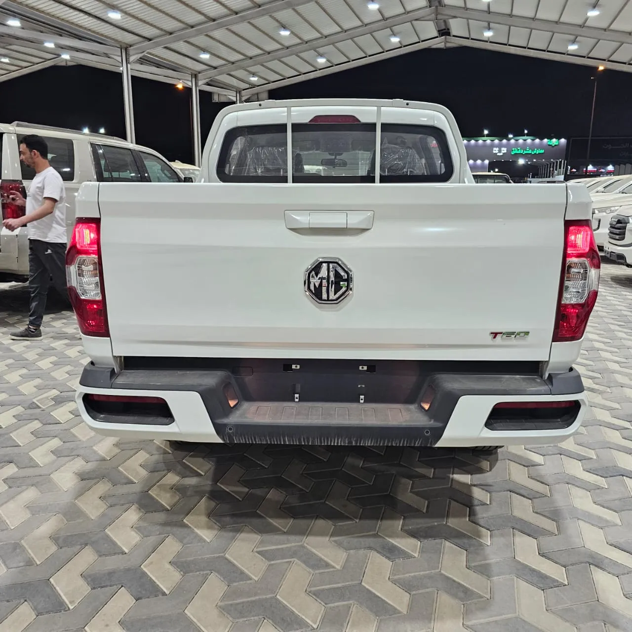 بيك اب ام جي T60